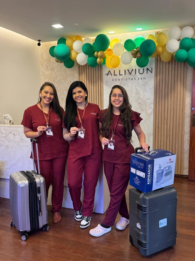 Equipe da Alliviun chegando com os equipamentos para o atendimento